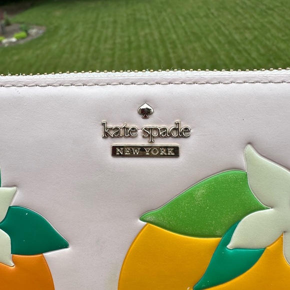 Kate Spade New York Spice Things Up Orange Blossom Lacey Wallet - Picture 5 of 10